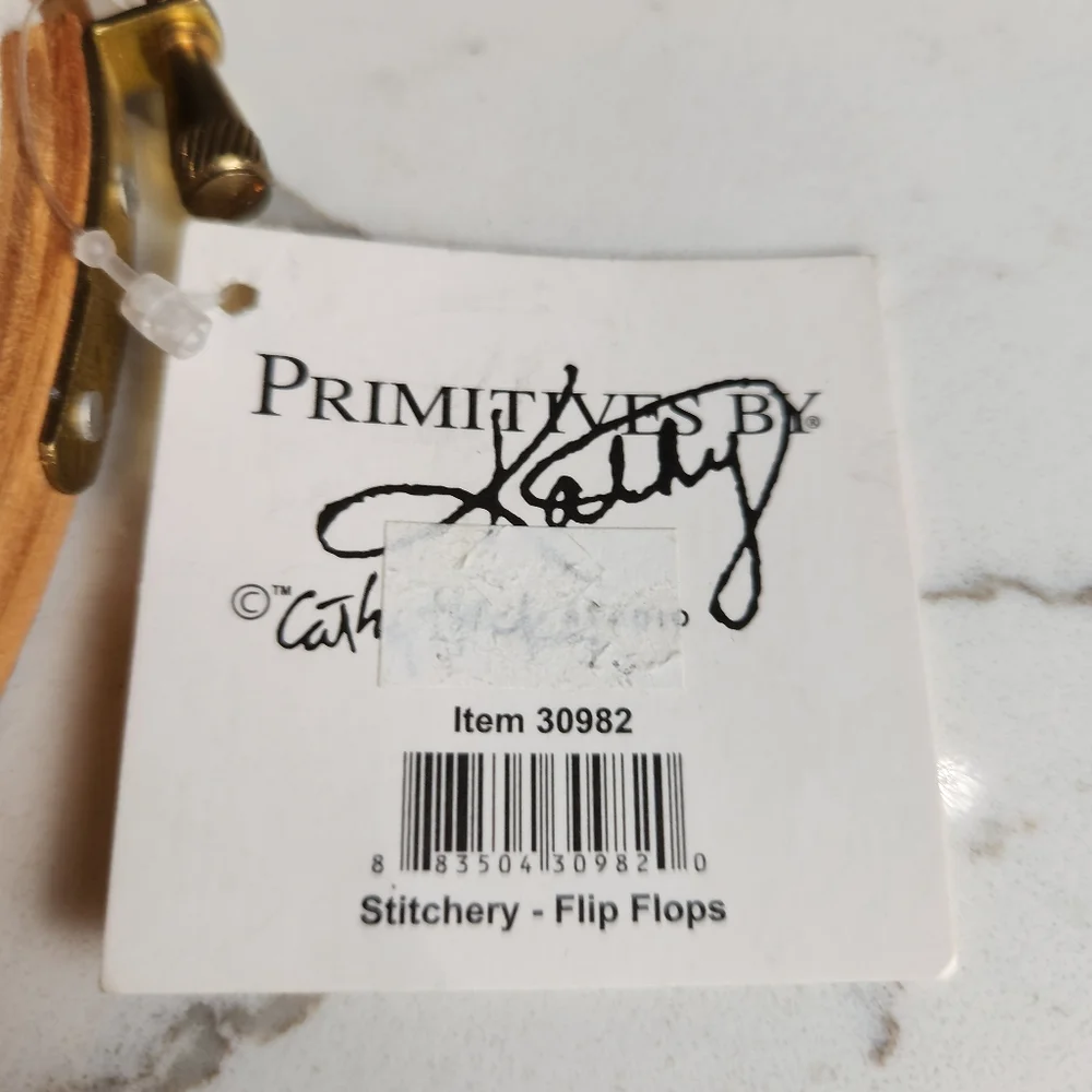 NWT PRIMITIVES BY KATHY STITCHERY-FLIP FLOPS - FRIENDS 🧡